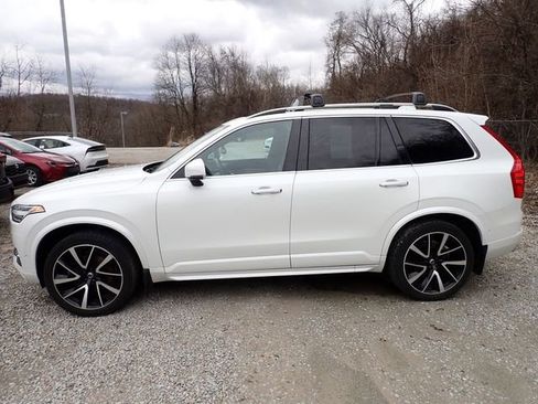 Used 2018 Volvo XC90 T6 Momentum w/ Convenience Package image 6