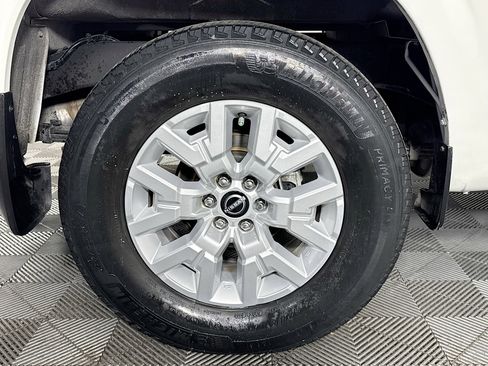 Used 2023 Nissan Frontier SV w/ SV Convenience Package image 32