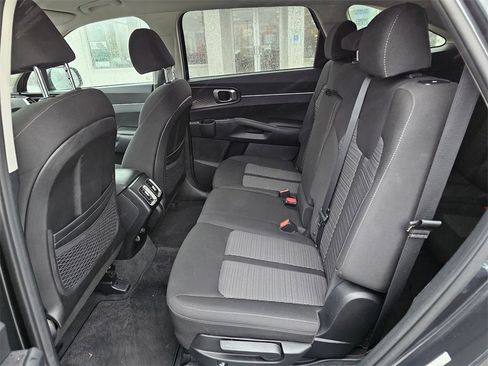 Used 2023 Kia Sorento LX image 11