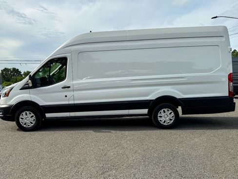 Used 2022 Ford E-Transit 148 High Roof Extended RWD image 6