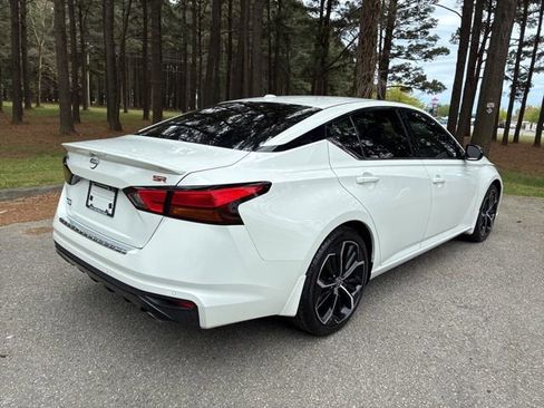 Used 2023 Nissan Altima 2.5 SR w/ SR Premium Package image 3