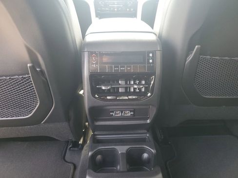 New 2025 Jeep Grand Cherokee L Laredo image 13