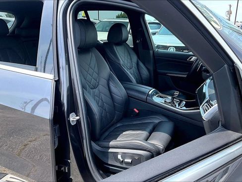 Used 2023 BMW X5 xDrive40i AWD/4WD image 9