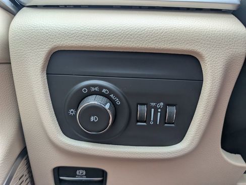 New 2026 Jeep Grand Cherokee L Limited image 41