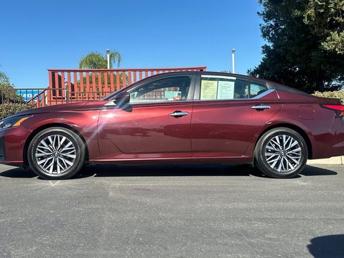 Used 2023 Nissan Altima 2.5 SV image 7