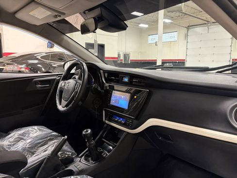 Used 2017 Toyota Corolla iM image 30