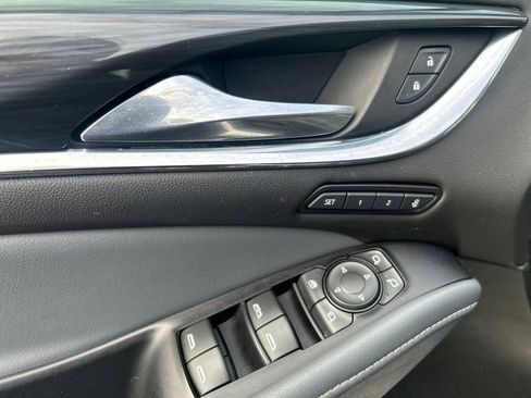 Used 2021 Buick Enclave Premium w/ Sun and Sites Package image 19