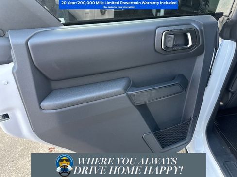 New 2025 Ford Bronco Badlands image 25