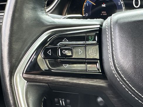 Used 2021 Jeep Grand Cherokee L Overland w/ Luxury Tech Group IV image 22