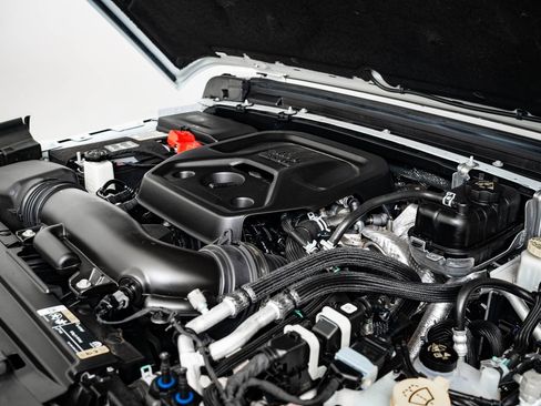 Used 2024 Jeep Wrangler Unlimited Sahara w/ Safety Group image 47