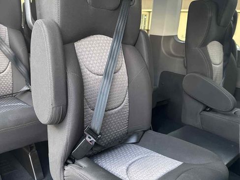 Used 2023 Ford Transit 350 XLT image 7