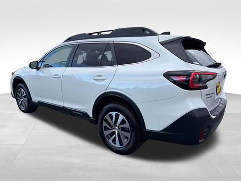 Used 2022 Subaru Outback Premium image 5