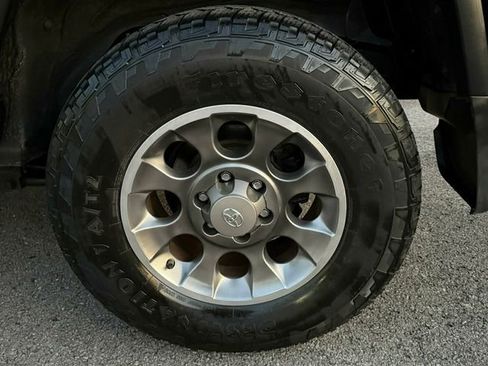 Used 2011 Toyota FJ Cruiser 4WD image 44