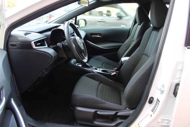 Used 2022 Toyota Corolla SE w/ SE Premium Package FWD image 9