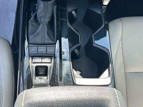 Used 2025 Toyota Camry XLE w/ Premium Plus Package FWD image 22