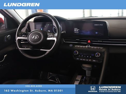 Used 2023 Hyundai Elantra Limited w/ Cargo Package FWD image 4
