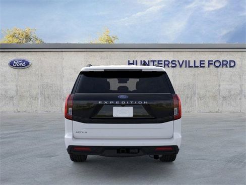 New 2026 Ford Expedition Active image 5