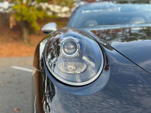 Used 2019 Porsche 911 image 26