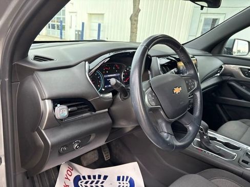 Used 2023 Chevrolet Traverse LT AWD/4WD image 10