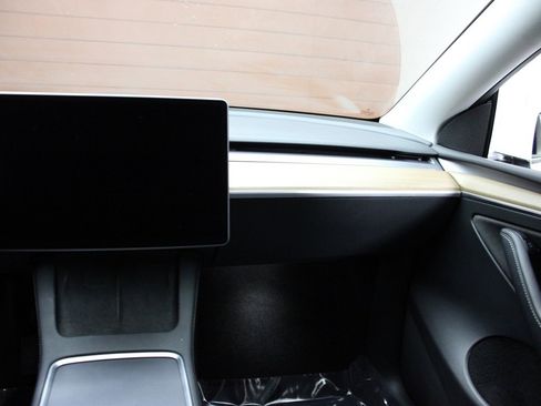 Used 2023 Tesla Model Y Long Range image 20