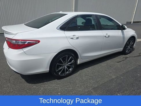 Used 2017 Toyota Camry XSE w/ Moonroof Package FWD image 6