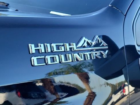 Used 2024 Chevrolet Silverado 2500 High Country w/ High Country Premium Package AWD/4WD image 10