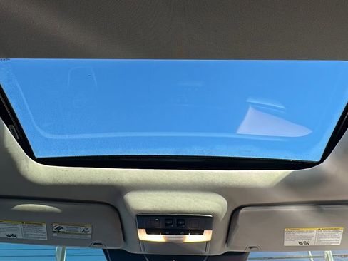 Used 2022 Nissan Pathfinder Platinum w/ Cargo Package image 16