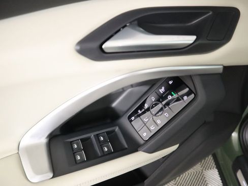 Used 2025 Audi Q5 Premium Plus w/ Premium Plus image 26