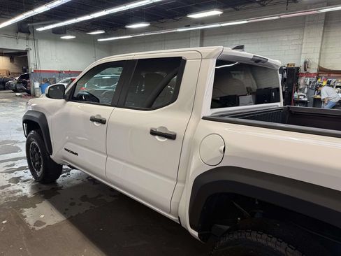Used 2024 Toyota Tacoma TRD Off-Road AWD/4WD image 10