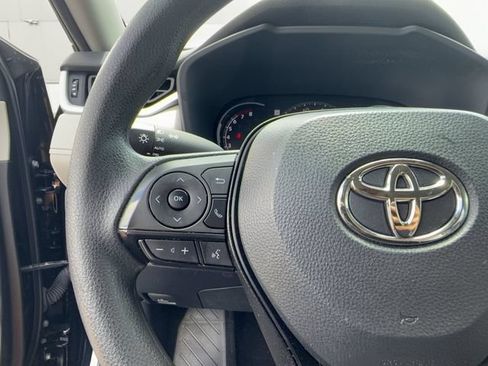 Used 2024 Toyota RAV4 XLE w/ Convenience Package FWD image 18
