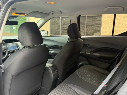 Used 2023 Nissan Kicks SV w/ Interior Electronics Package FWD image 31