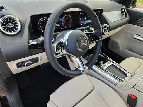 New 2026 Mercedes-Benz GLA 250 image 3