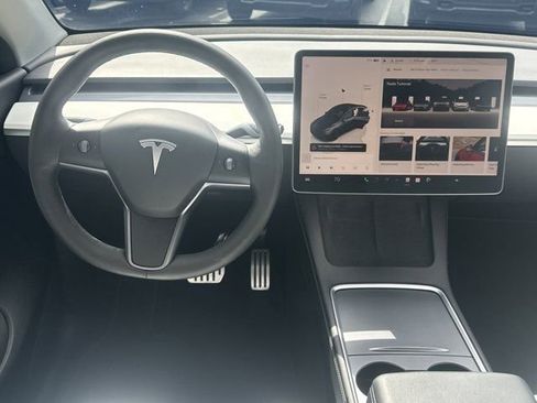Used 2022 Tesla Model Y Performance image 25