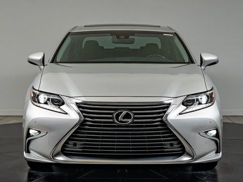 Used 2018 Lexus ES 350 w/ Premier Package FWD image 2