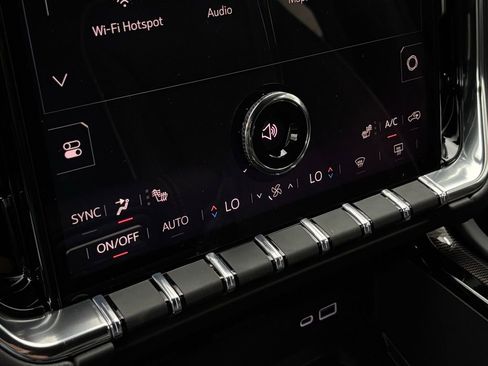 New 2025 GMC Yukon XL Elevation w/ LPO, Yukon Black Package image 33