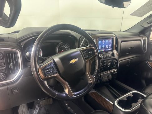 Used 2021 Chevrolet Silverado 1500 High Country w/ Technology Package AWD/4WD image 16