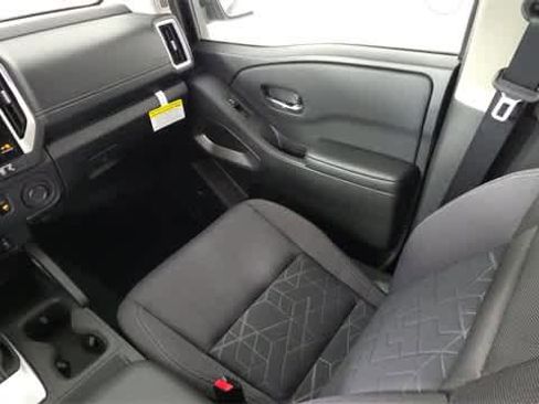 New 2025 Nissan Frontier SV w/ SV Convenience Package image 24