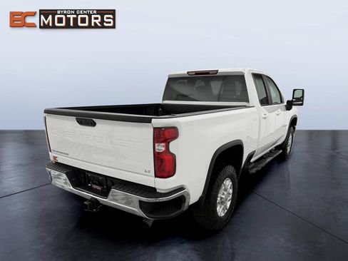 Used 2021 Chevrolet Silverado 2500 LT w/ Convenience Package AWD/4WD image 6