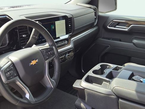 Used 2025 Chevrolet Silverado 1500 LT image 18