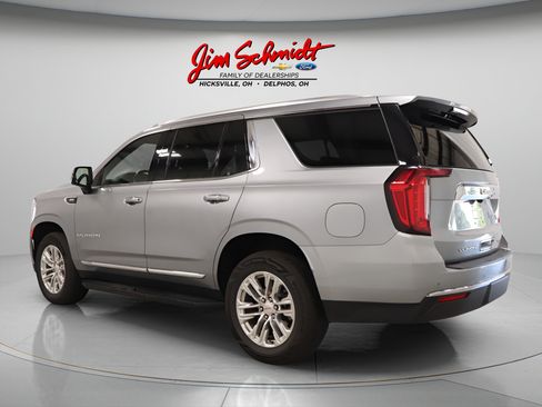 Used 2024 GMC Yukon SLT w/ SLT Luxury Package AWD/4WD image 4