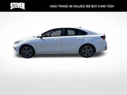 Used 2022 Kia Forte LXS image 3