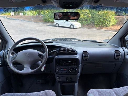 Used 1999 Dodge Grand Caravan SE FWD image 16