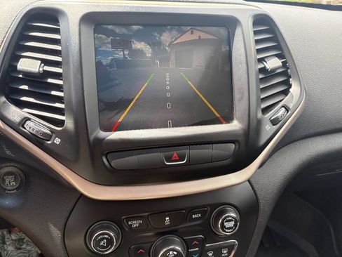 Used 2014 Jeep Cherokee Limited AWD/4WD image 20