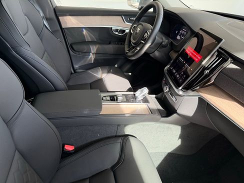 New 2026 Volvo XC90 B5 Plus w/ Protection Package Premier AWD/4WD image 19