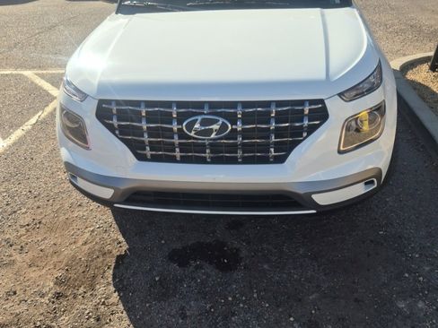 Certified 2026 Hyundai Venue SEL image 3