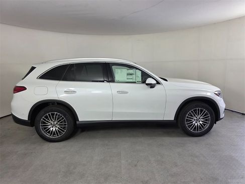 New 2026 Mercedes-Benz GLC 300 image 3