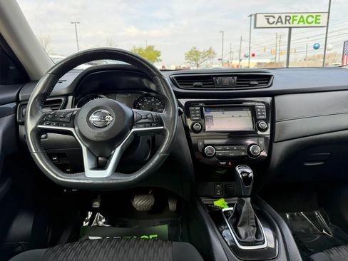 Used 2017 Nissan Rogue SV w/ Sun & Sound Touring Package image 29