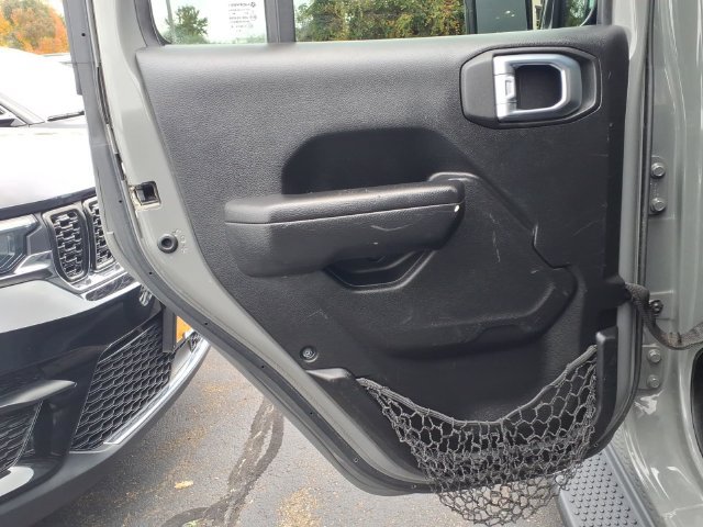 Used 2023 Jeep Wrangler Unlimited Sport AWD/4WD image 16