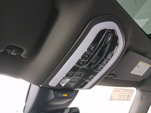 Used 2026 Porsche Macan image 29