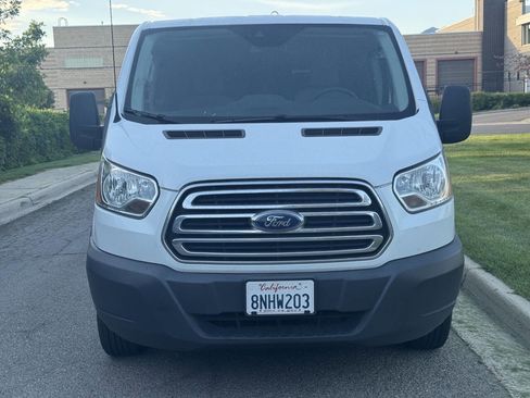 Used 2019 Ford Transit 150 XLT RWD image 8